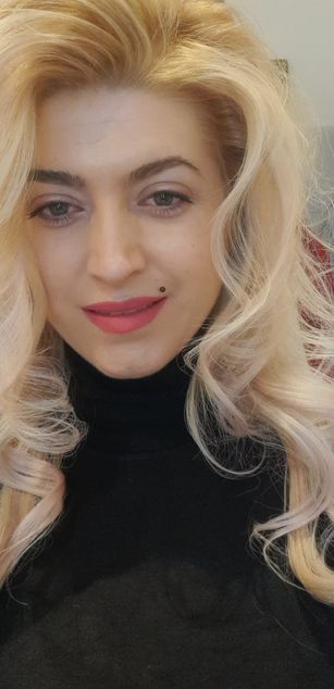 Model - ElizabethRaegan dildo