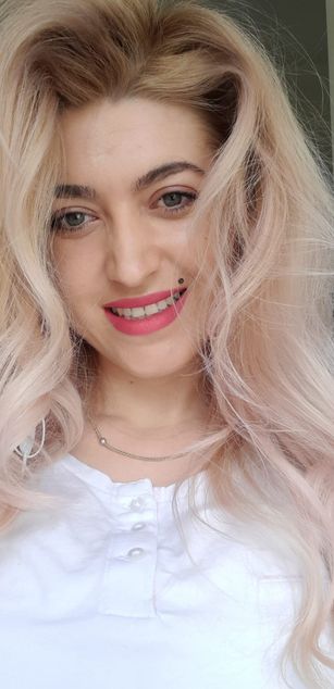 Model - ElizabethRaegan dildo