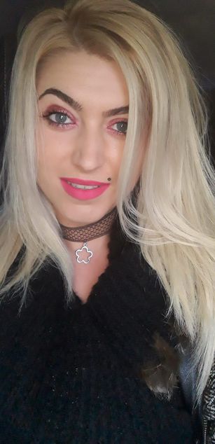 Model - ElizabethRaegan dildo