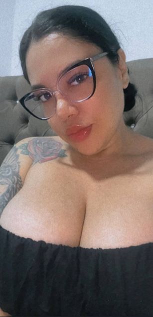 Model - dreabusty hairypussy