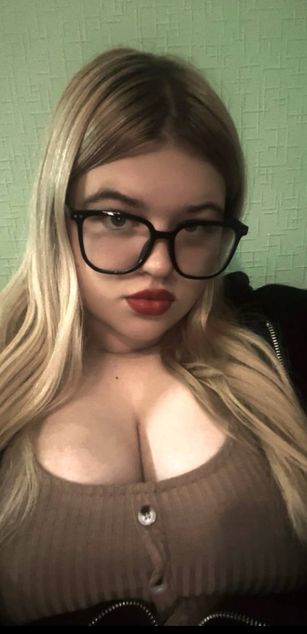 Model - Fieriya_strip roleplay