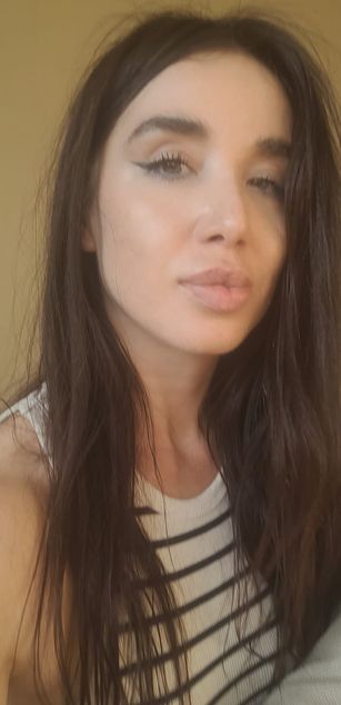 Model - SianaSky deepthroat