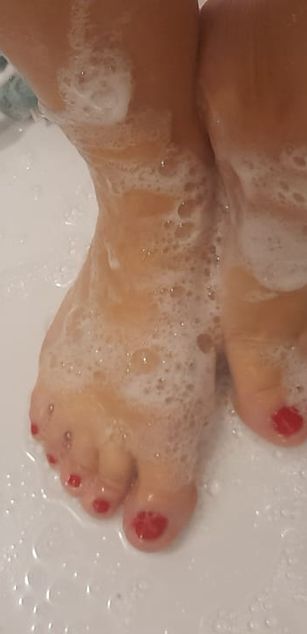 Model - ElizabethRaegan dildo