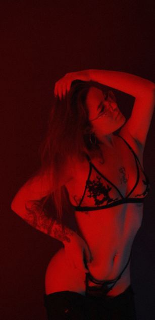 Model - AmourAmi__ dirtytalk