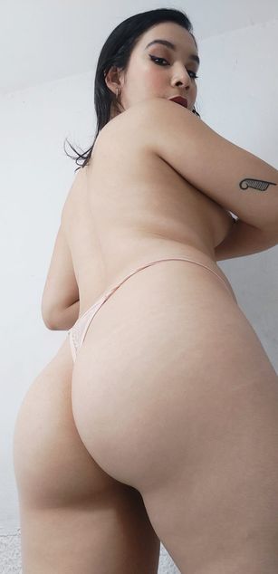 Model - Valentina deepthroat