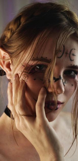 Model - Megan Elfie toys