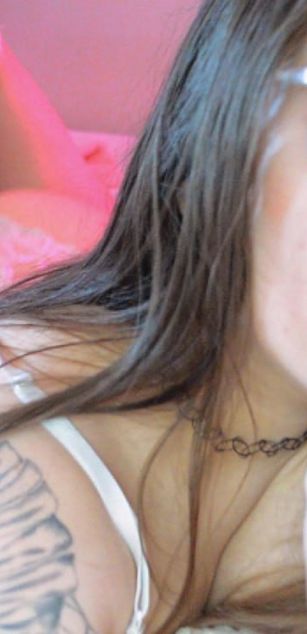 Model - Nessa Greyrat deepthroat