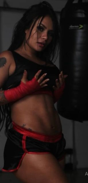 Model - Annie Coopher blowjob