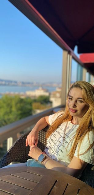 Model - Lewandowskaya legs