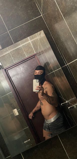 Model - Adrianno Paussen bigcock