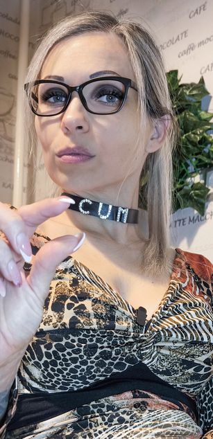 Model - Goddess Barbie Femdom Hottie bigtits