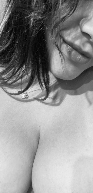 Model - VikkiSanchez dirtytalk