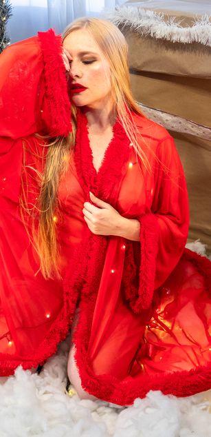 Model - Emily Sumer deepthroat