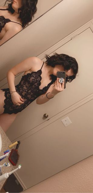 Model - Violet Syns young