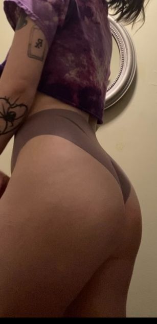 Model - Violet Syns young