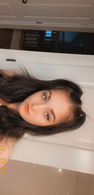 Model - Violet Syns young