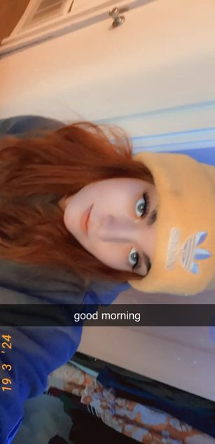 Model - Violet Syns young