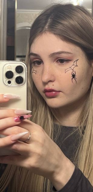 Model - Lerakit teen