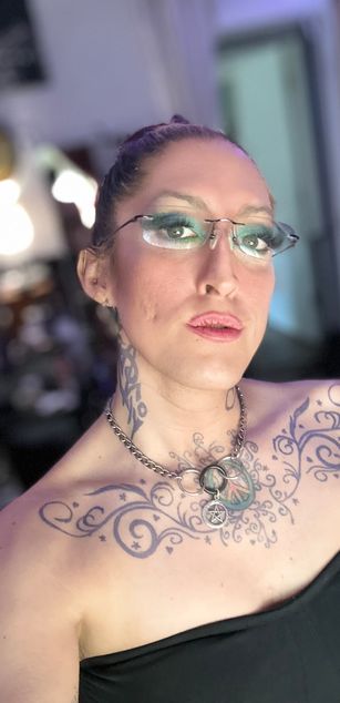 Model - Risky Biznix mistress