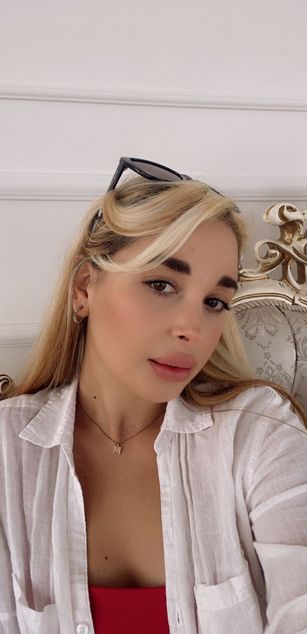 Model - Lewandowskaya legs