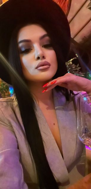 Model - Eva Banks toys