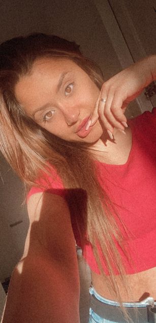 Model - VikkiSanchez dirtytalk