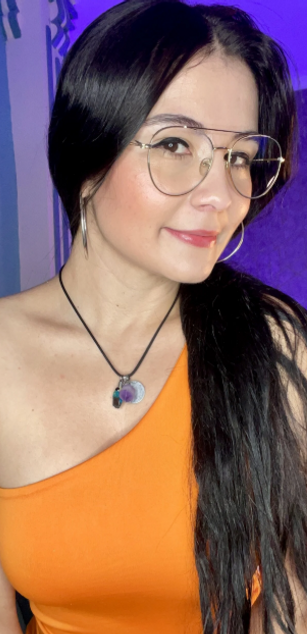 Model - KarlynHoliss Squirt deepthroat