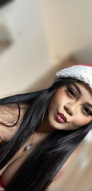 Model - AnnieBrown deepthroat