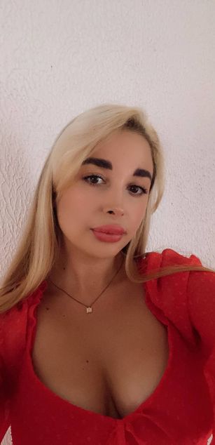 Model - Lewandowskaya legs