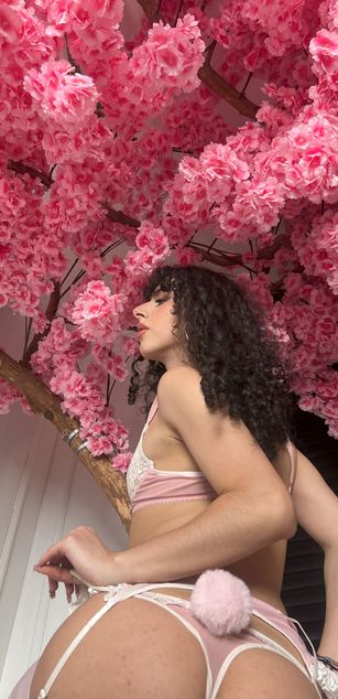 Model - Roseline Dior ass