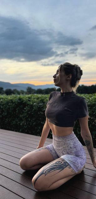 Model - MonicaMilz deepthroat