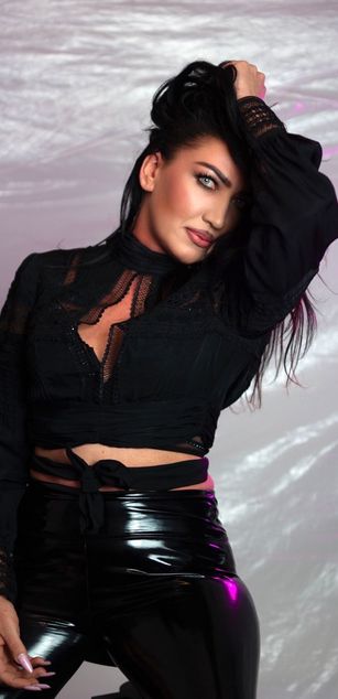 Model - CamileEyes milf