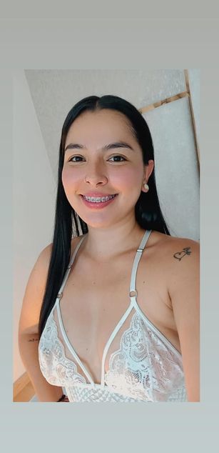 Model - Iris Moira blowjob