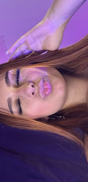 Model - EmilyRosse11 striptease