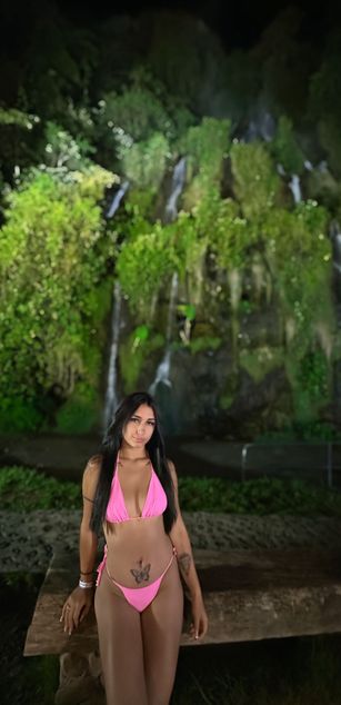 Model - EmilyRosse11 striptease