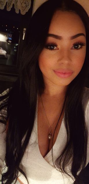 Model - Juliana Santos blowjob