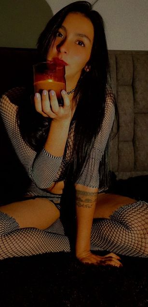 Model - Alicce_roos squirt