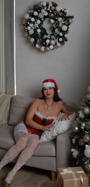 Model - Charlotte Florence milf