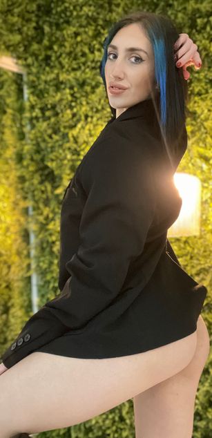 Model - TheaLane ass