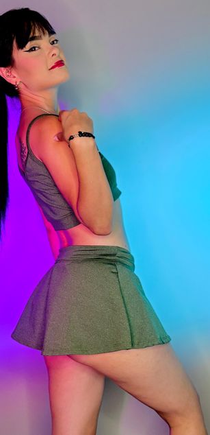 Model - ZaraClark deepthroat