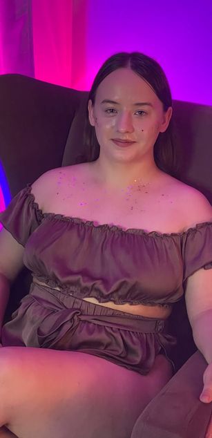 Model - Lara blowjob