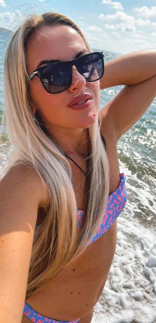 Model - Linda bigtits