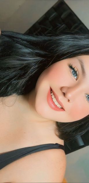 Model - Amazona exotic