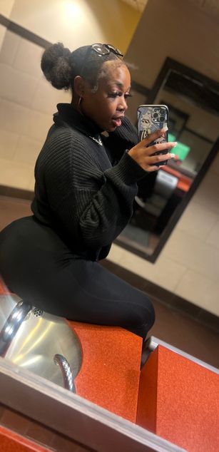 Model - richoffeka findom