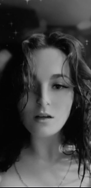 Model - Violet Syns young