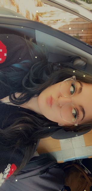 Model - Violet Syns young