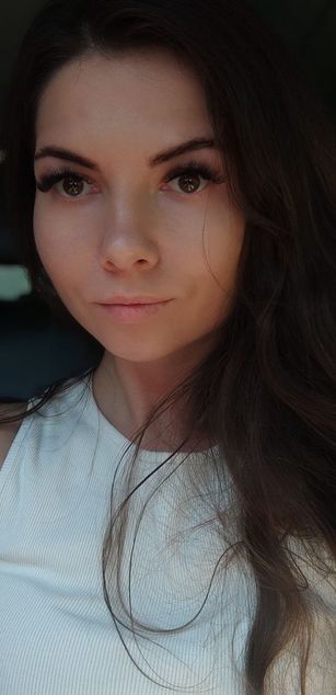 Model - AlisiaNovo dildo