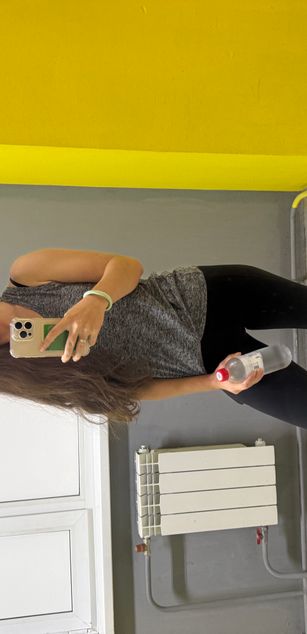 Model - AlisiaNovo dildo