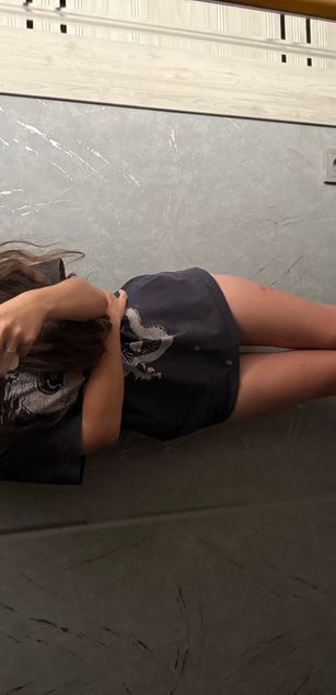 Model - AlisiaNovo dildo