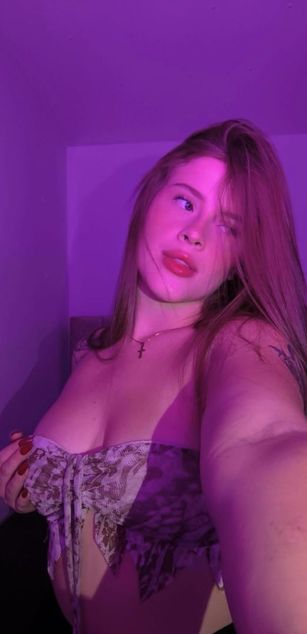 Model - HannaCutte deepthroat